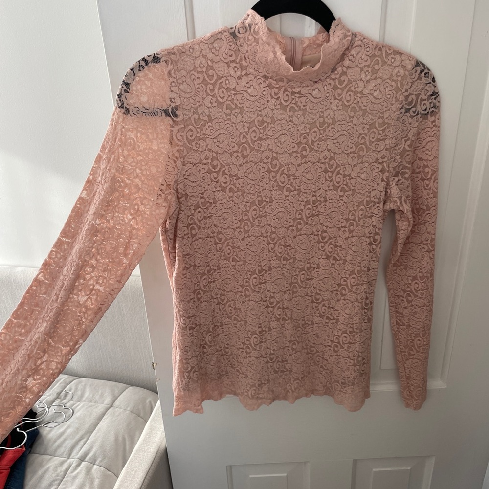 Vince Camuto Light Pink Lace Mock Neck Blouse with Zipper Back | XS | Light Pink